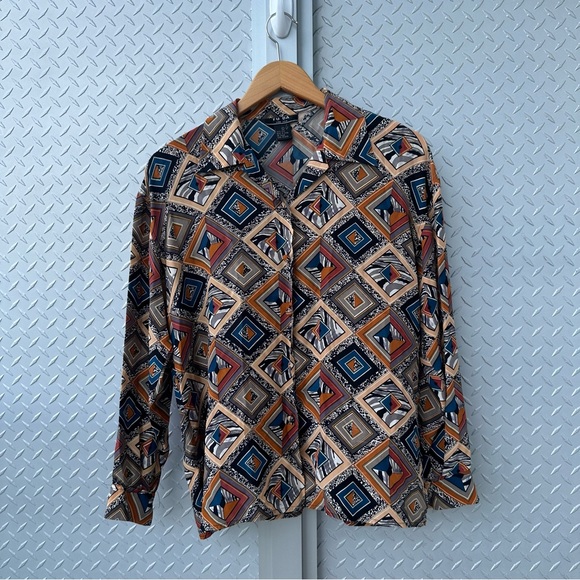 Abstract silk button up - Picture 2 of 5